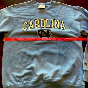 Carolina Champion collegiate sweatshirt - size M